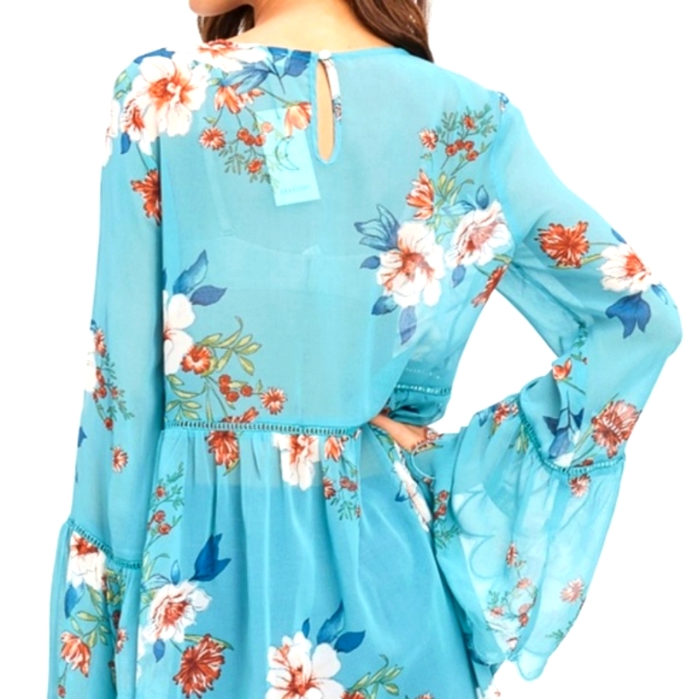 💕🩵 Crescent "Gemma" Floral Chiffon Top🩵 - Picture 4 of 5